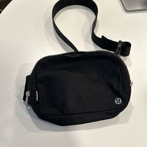 Lululemon Black Everywhere Belt Bag 1L